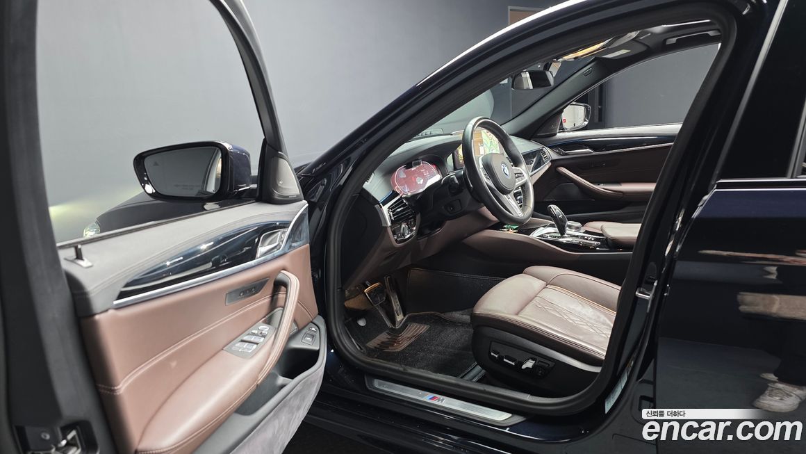 BMW 5-Series 2023