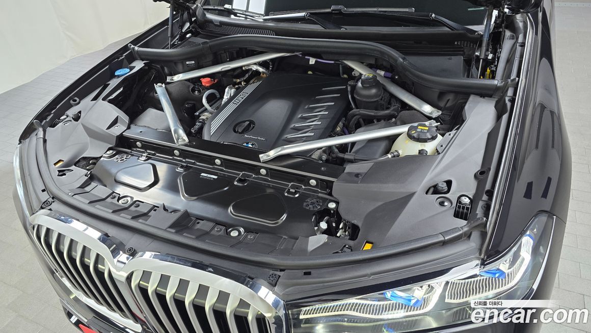 BMW X7 2021