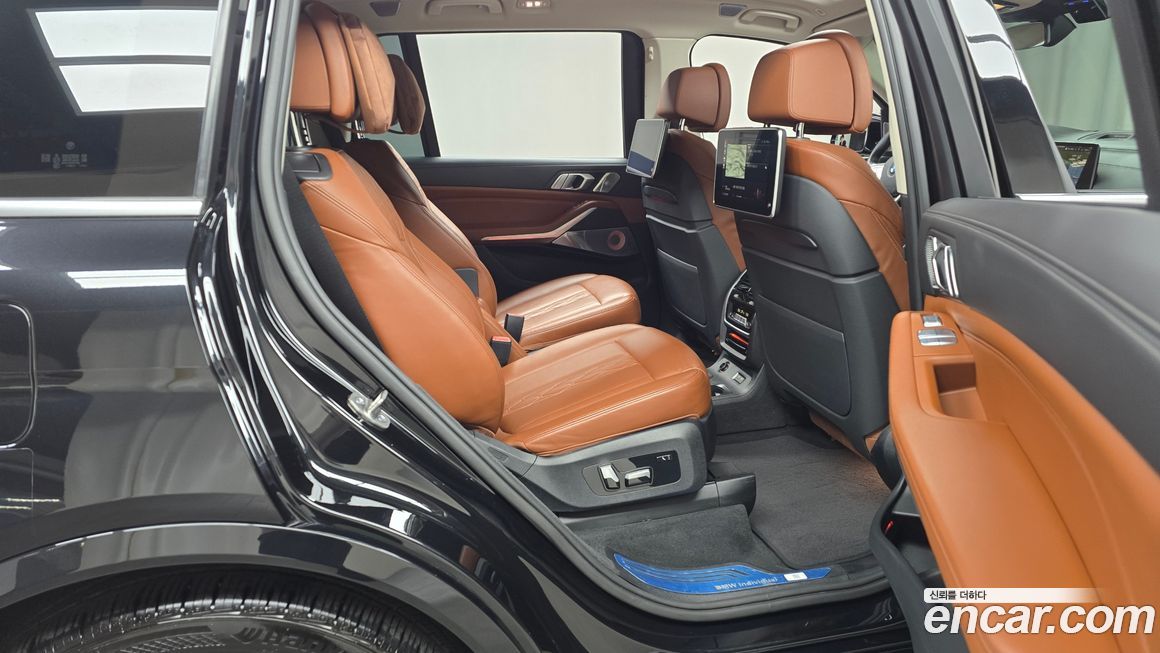 BMW X7 2021