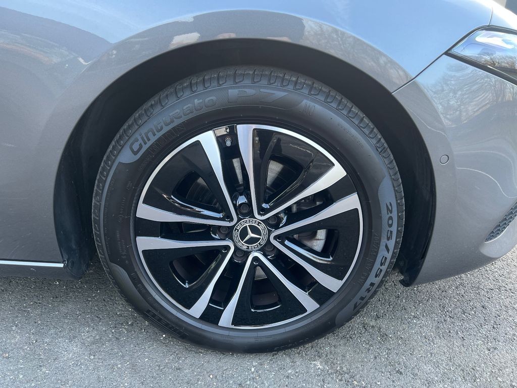 Mercedes-Benz A 200 2024