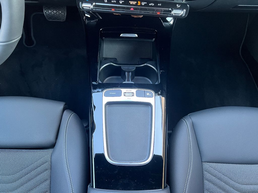 Mercedes-Benz A 200 2024