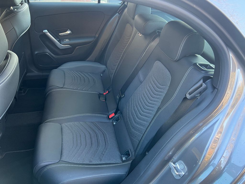 Mercedes-Benz A 200 2024