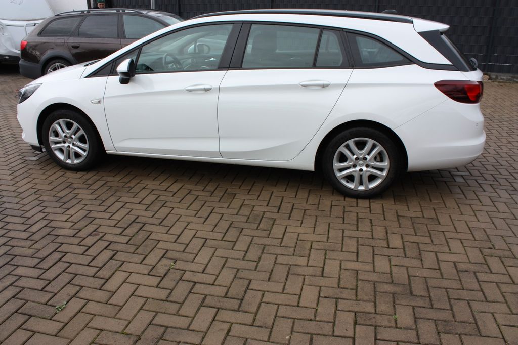 Opel Astra 2021