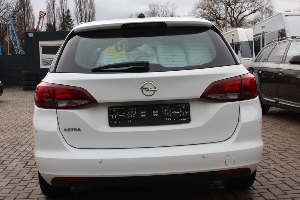 Opel Astra 2021