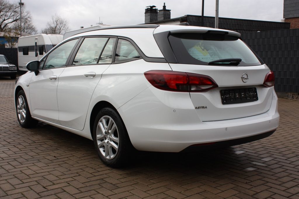 Opel Astra 2021