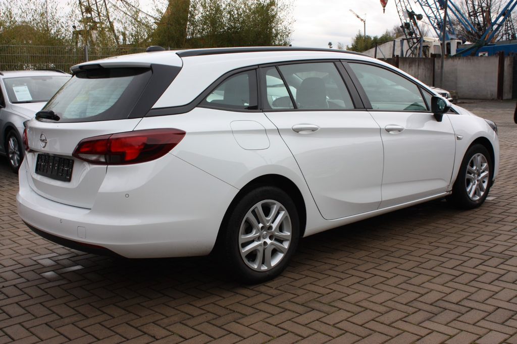 Opel Astra 2021