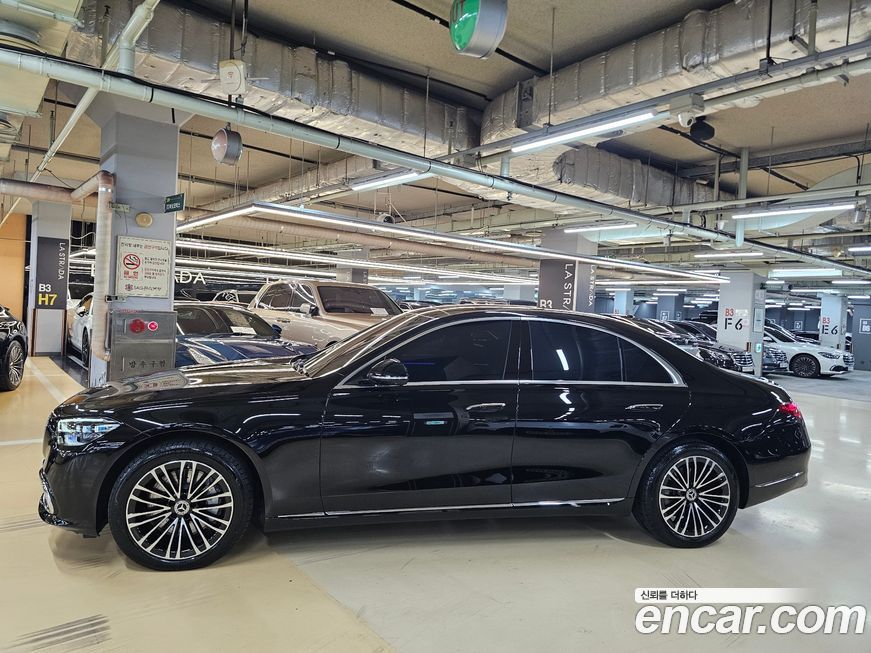 Mercedes-Benz S-Class 2025