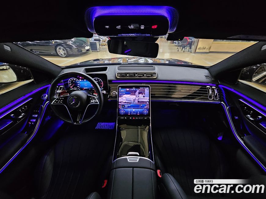 Mercedes-Benz S-Class 2025