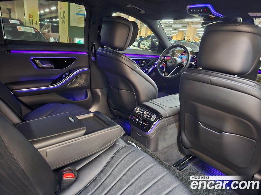 Mercedes-Benz S-Class 2025