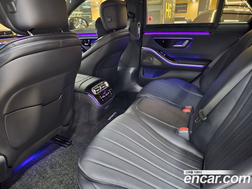 Mercedes-Benz S-Class 2025