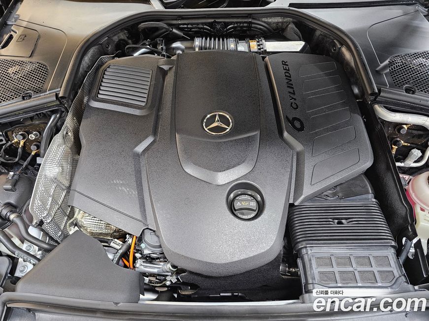 Mercedes-Benz S-Class 2025