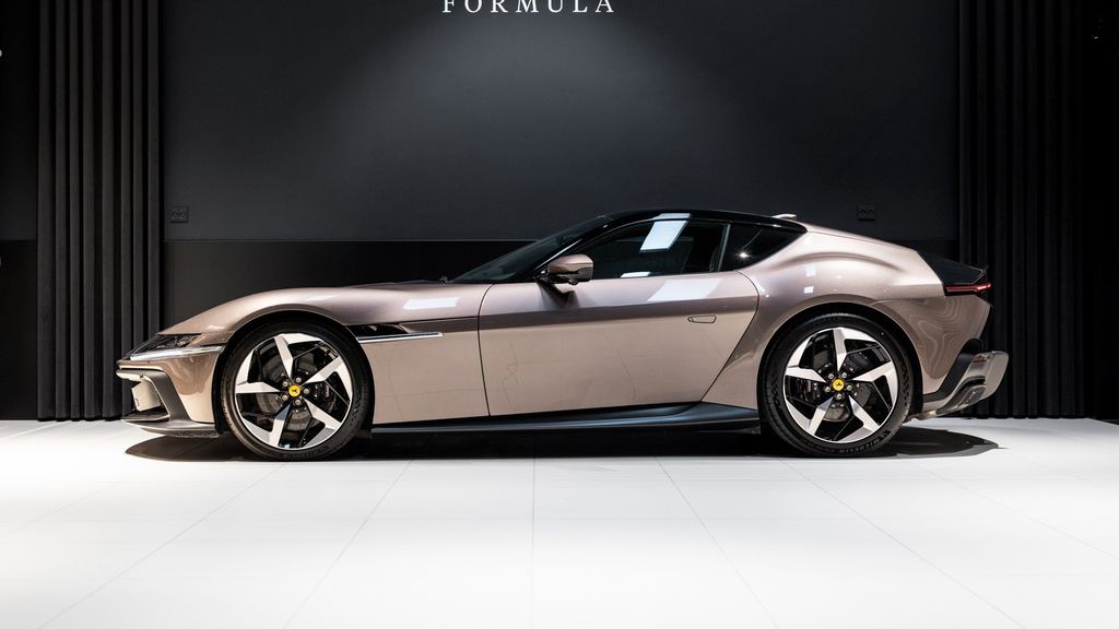 Ferrari 12Cilindri 2025