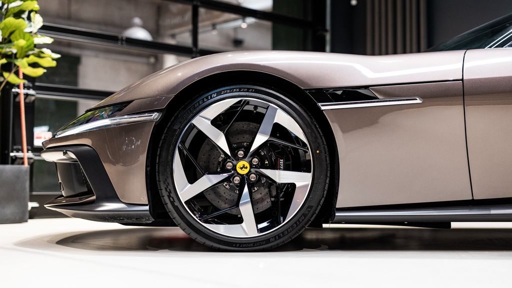 Ferrari 12Cilindri 2025