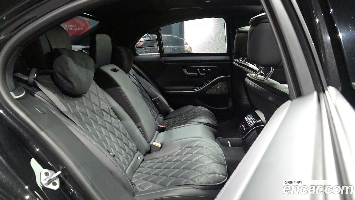 Mercedes-Benz S-Class 2023