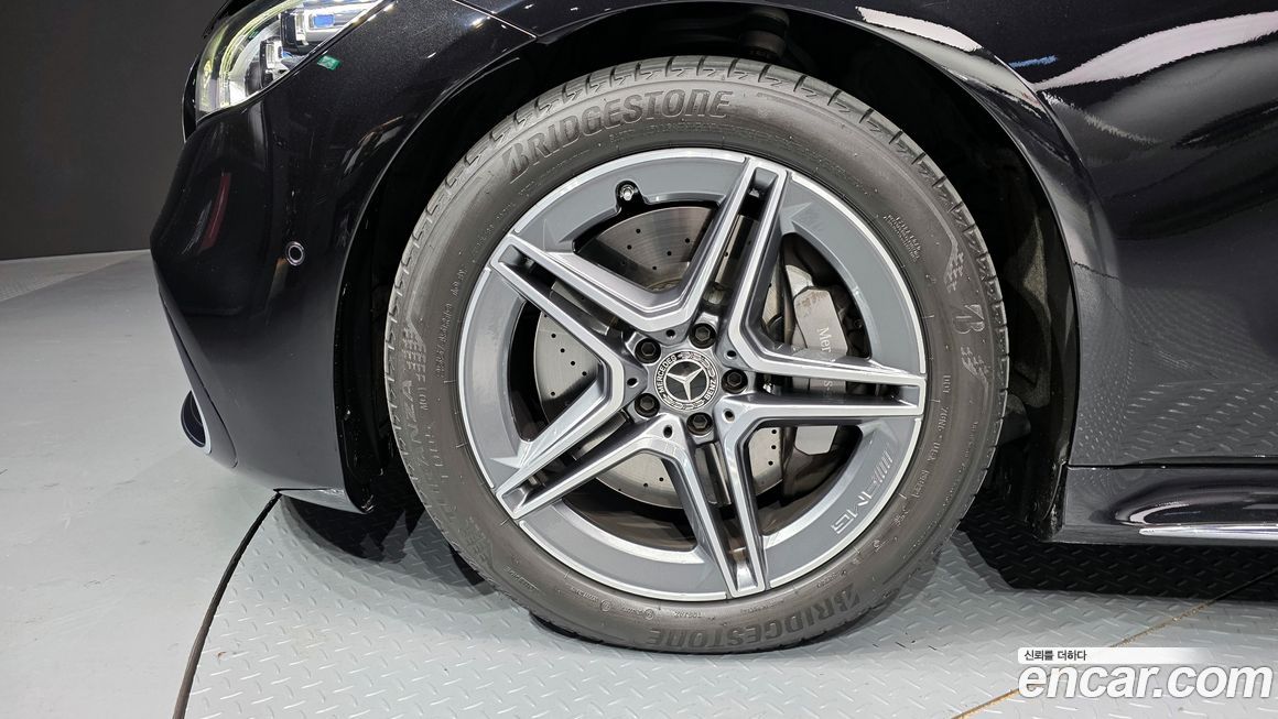 Mercedes-Benz S-Class 2023