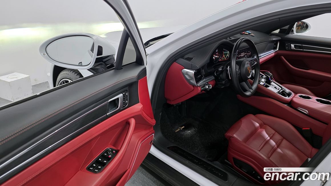 Porsche Panamera 2023