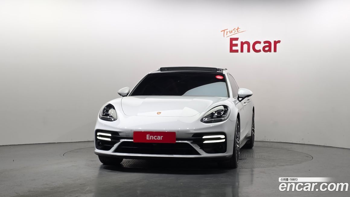 Porsche Panamera 2023