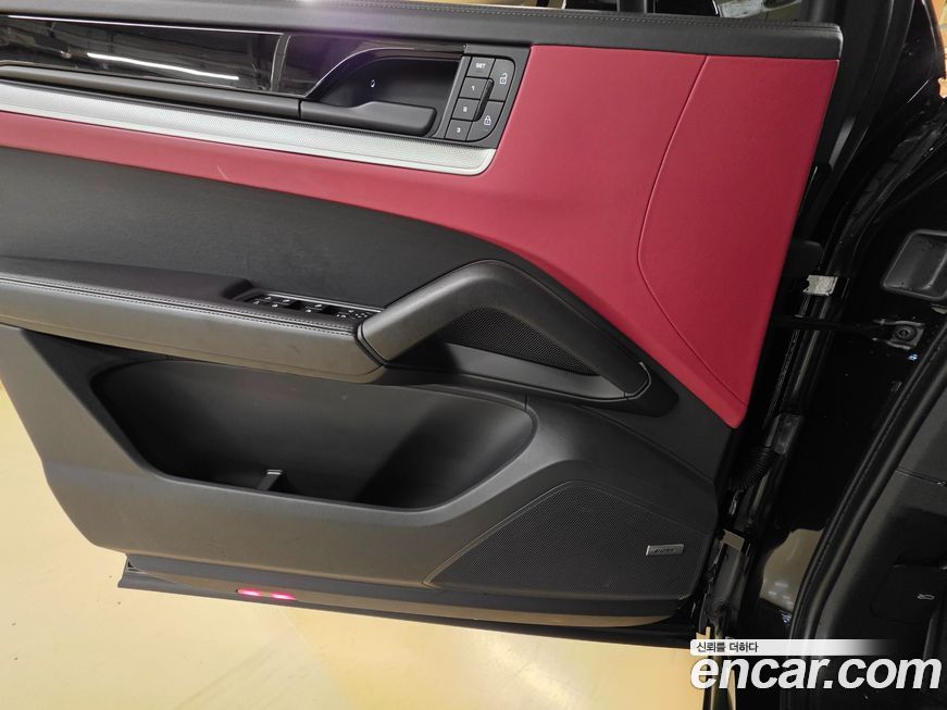 Porsche Cayenne 2024