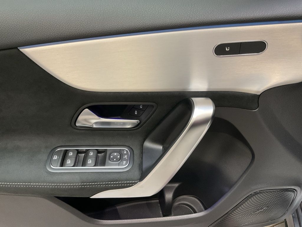 Mercedes-Benz A 200 2025