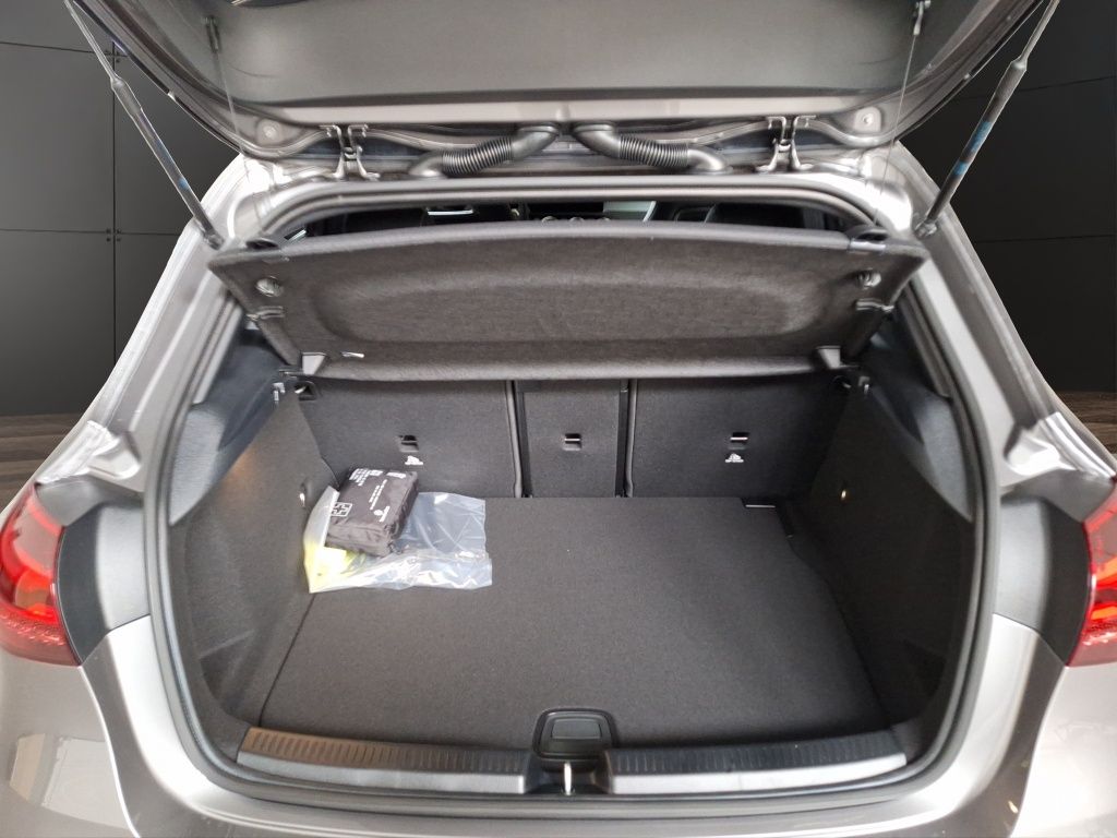 Mercedes-Benz A 200 2025