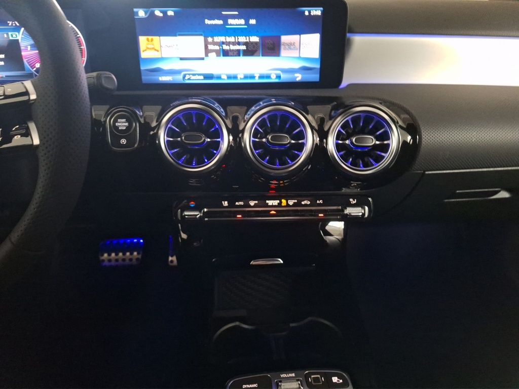 Mercedes-Benz A 200 2025