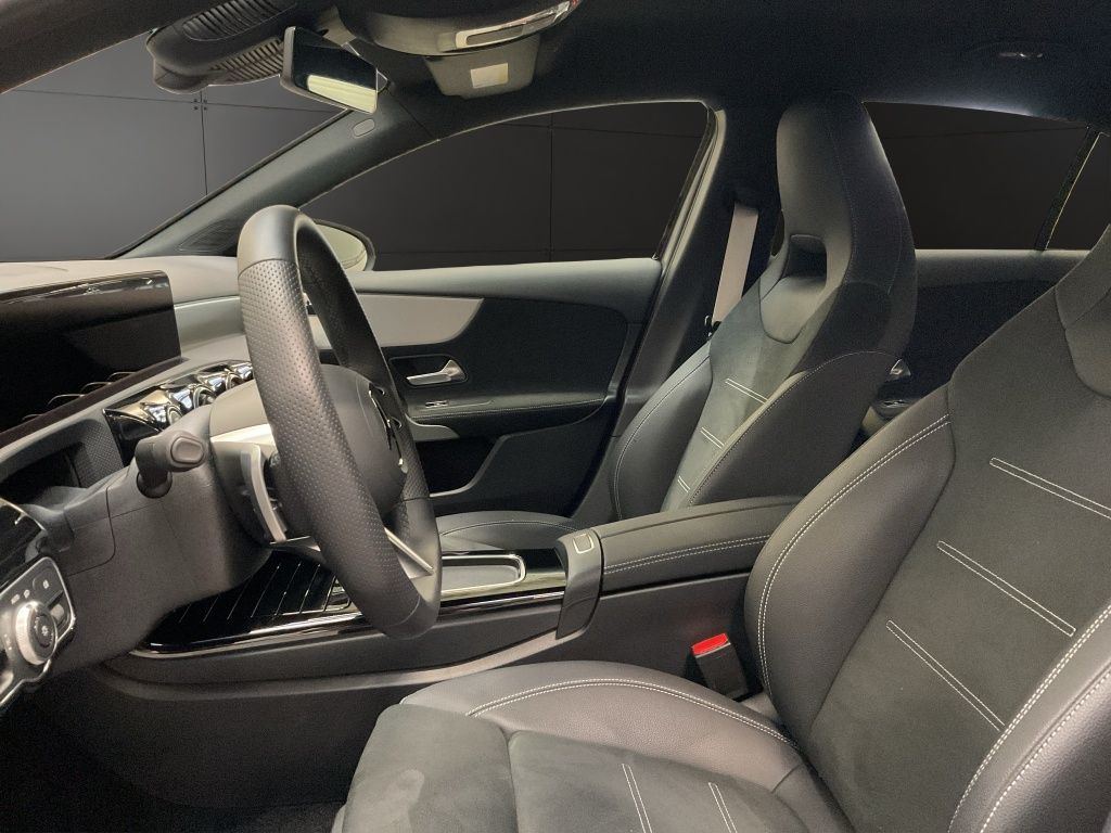 Mercedes-Benz A 200 2025