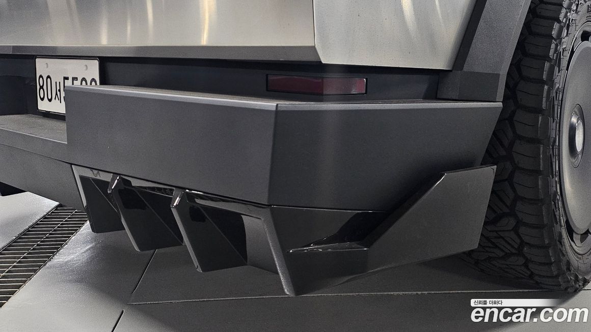 Tesla Cybertruck 2025