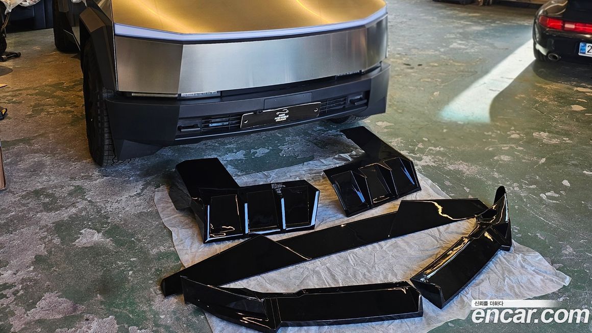 Tesla Cybertruck 2025