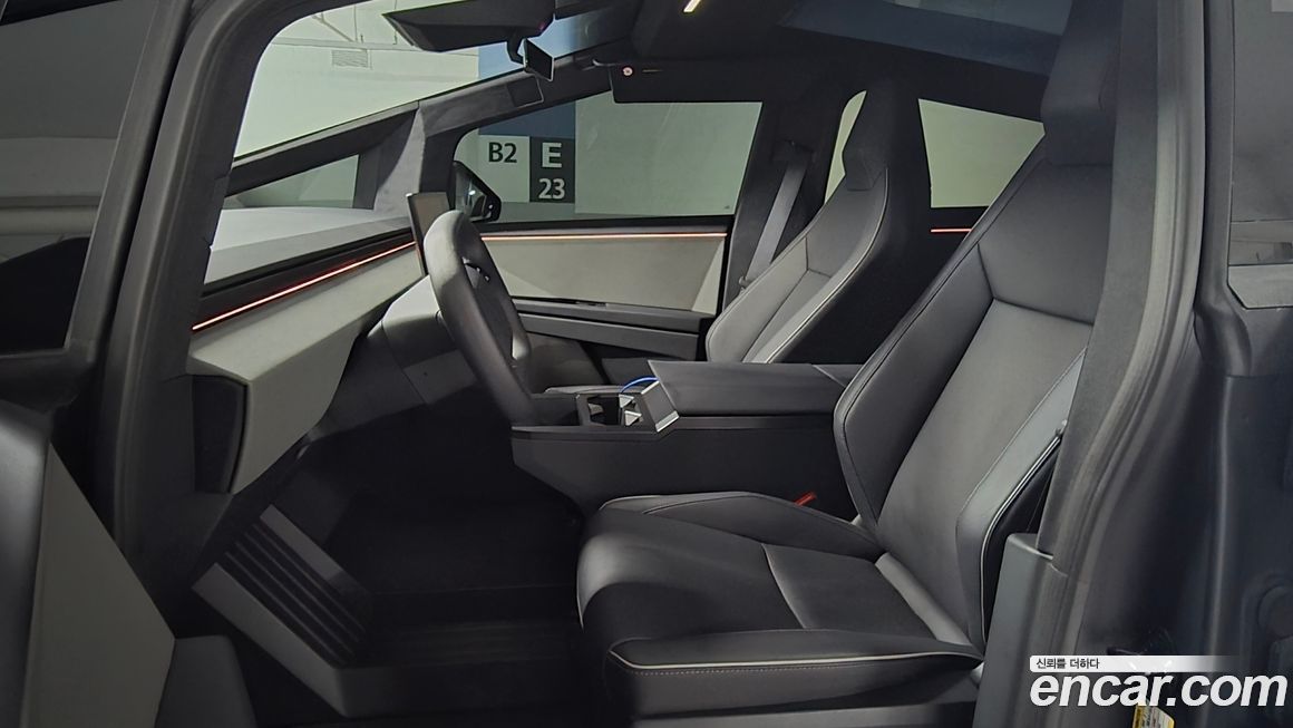 Tesla Cybertruck 2025