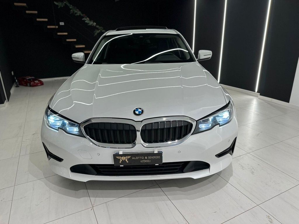 BMW 318 2022