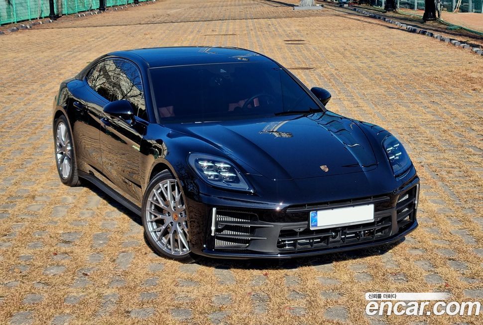 Porsche Panamera 2025
