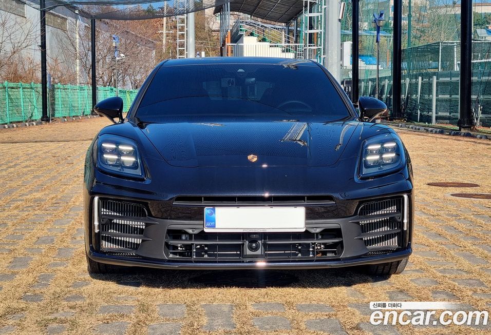 Porsche Panamera 2025