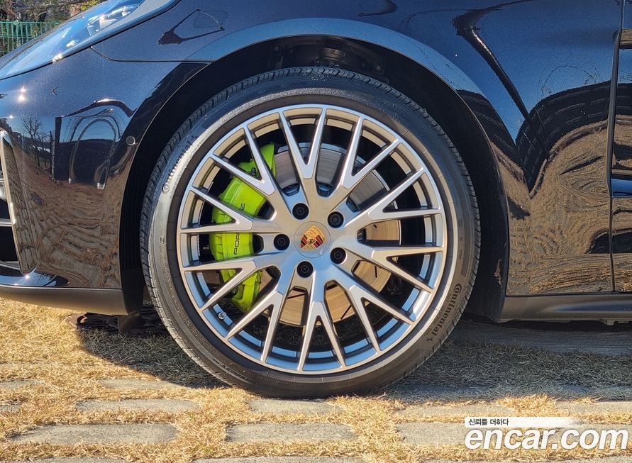 Porsche Panamera 2025