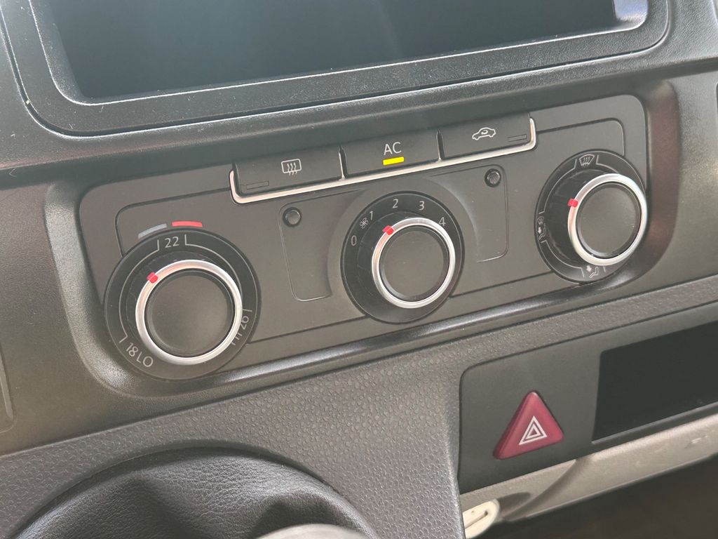 Volkswagen T5 Transporter 2011