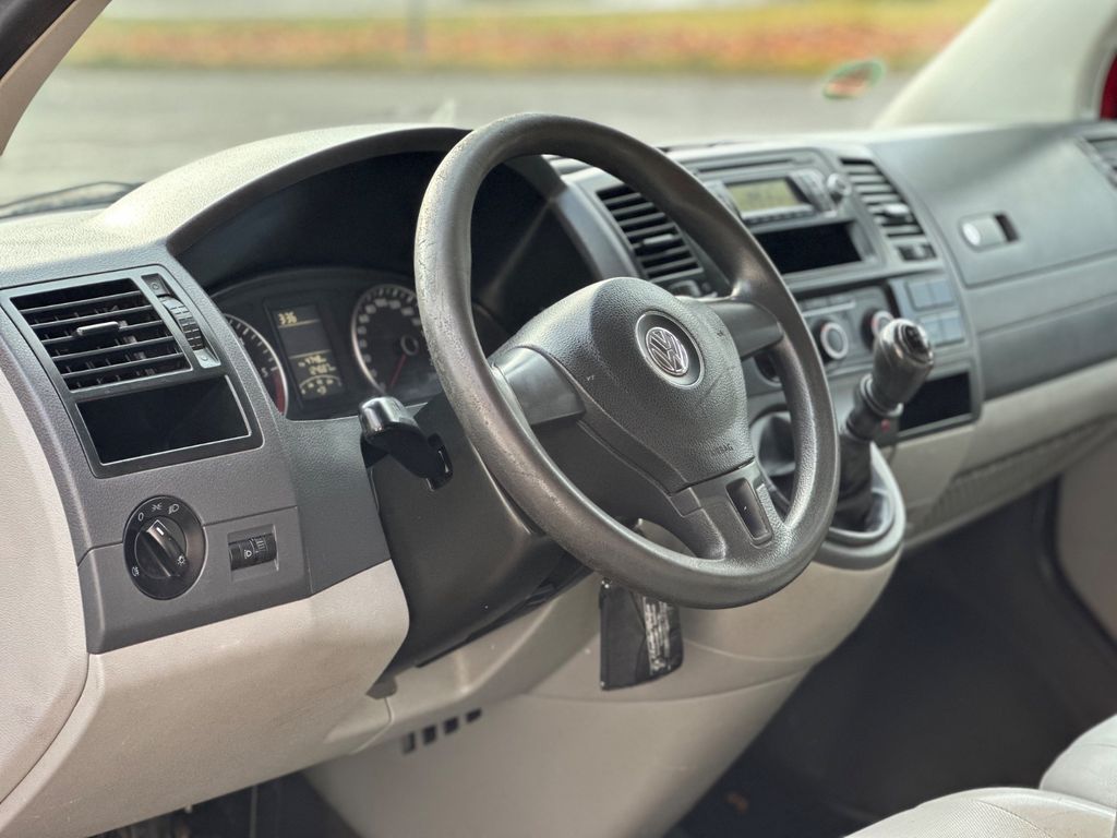 Volkswagen T5 Transporter 2011