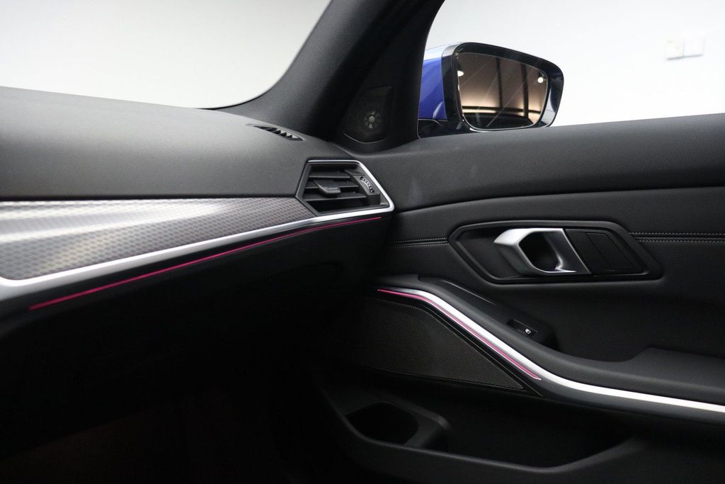 BMW 318 2024