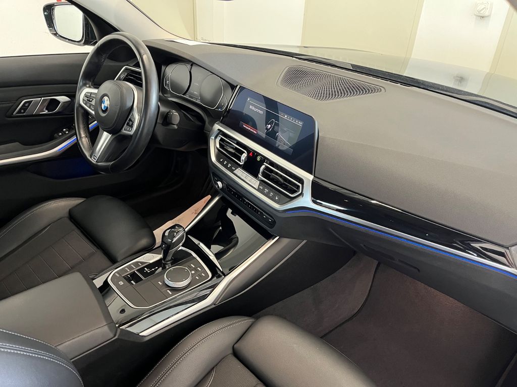 BMW 318 2021