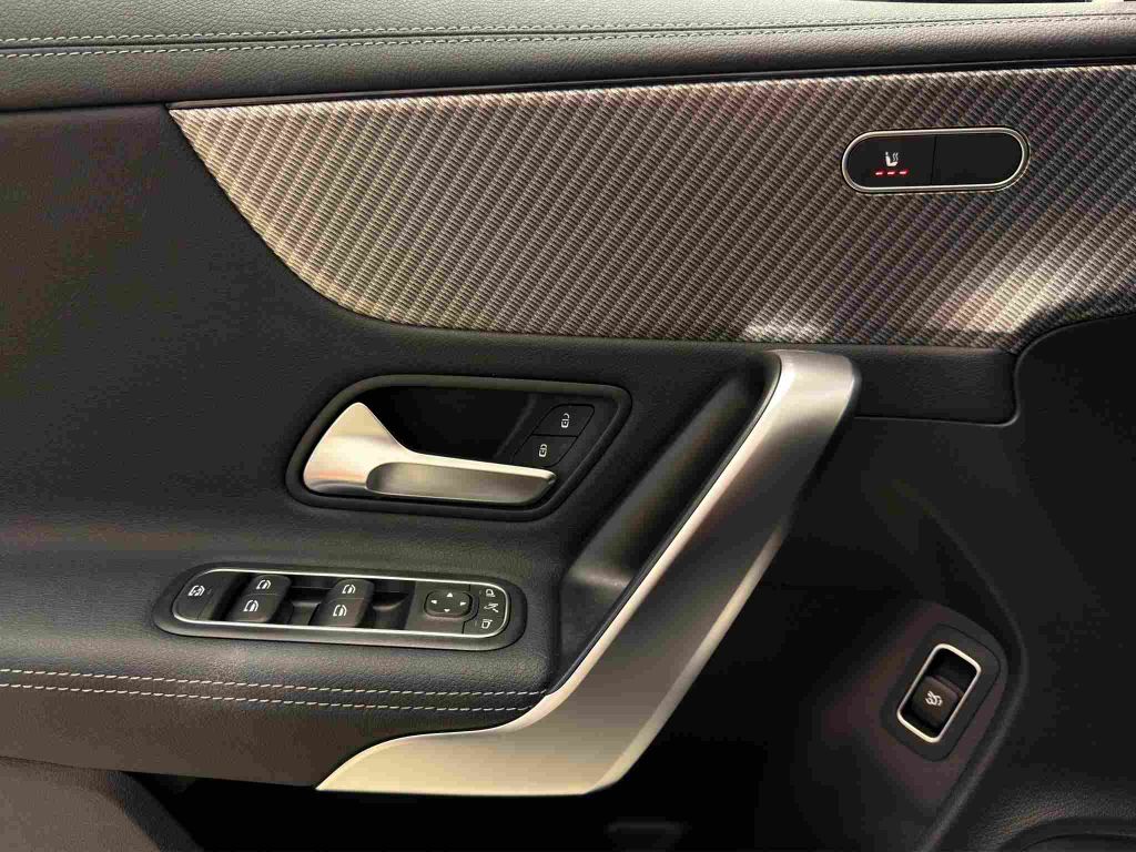 Mercedes-Benz CLA 200 2024