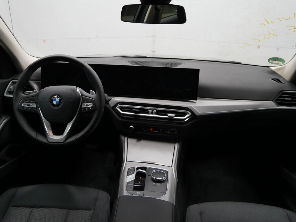 BMW 318 2024
