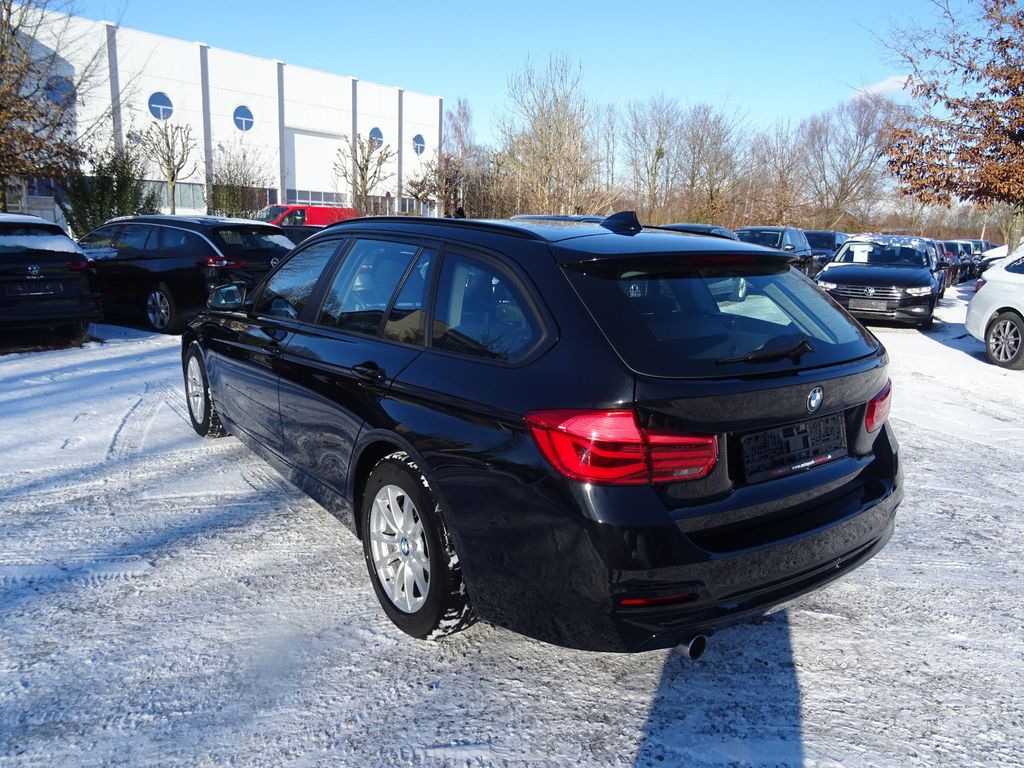 BMW 318 2019