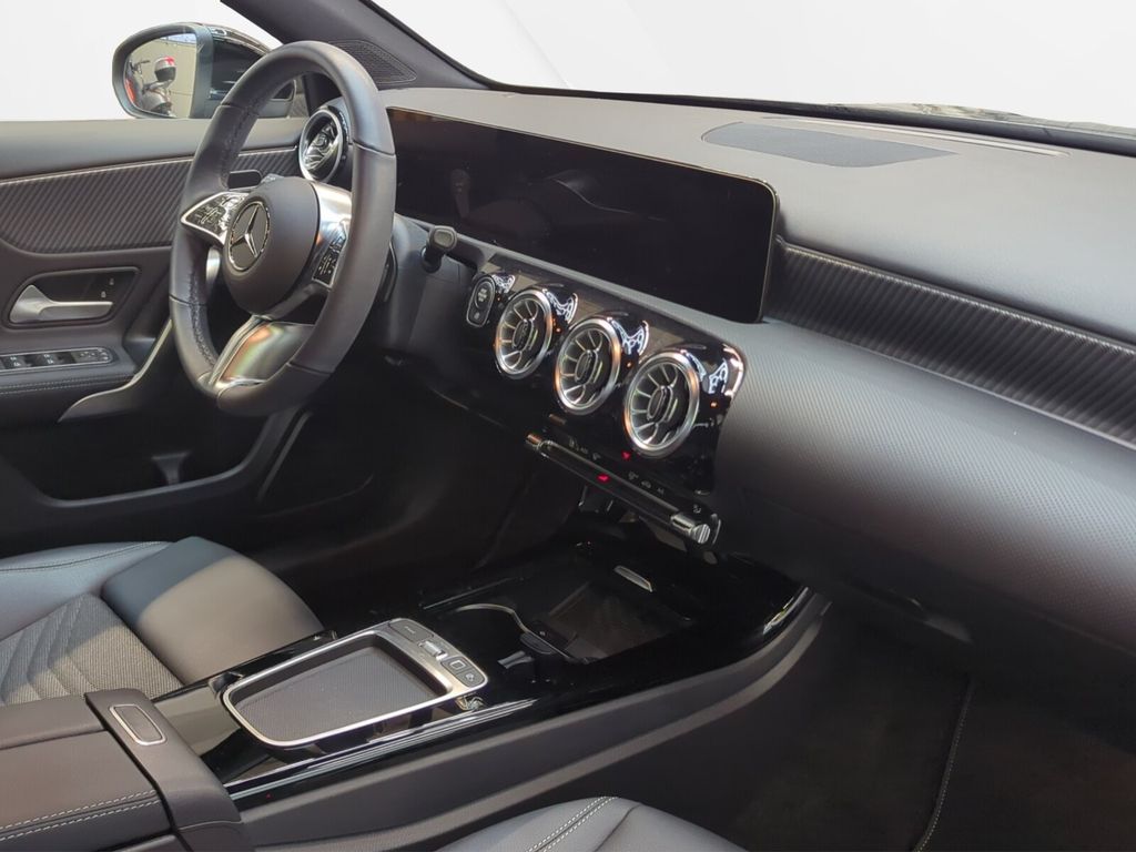 Mercedes-Benz A 180 2024