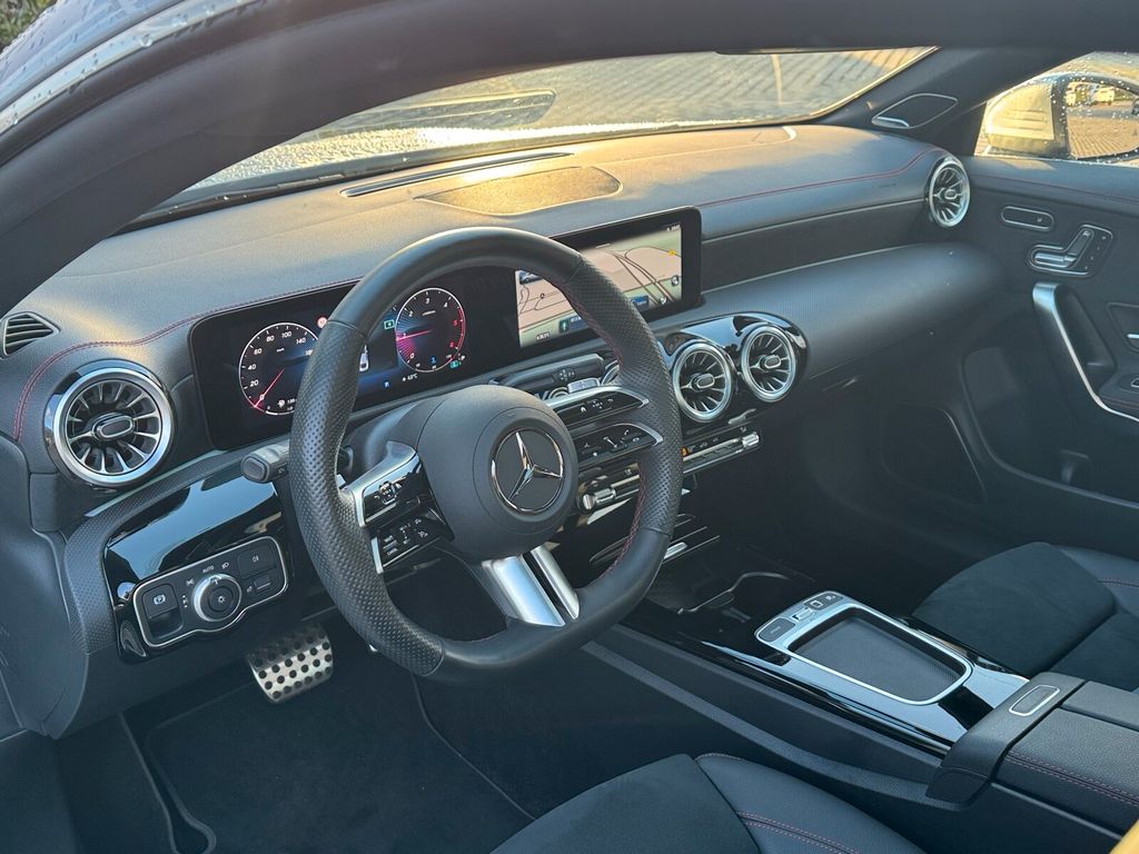 Mercedes-Benz CLA 200 2024