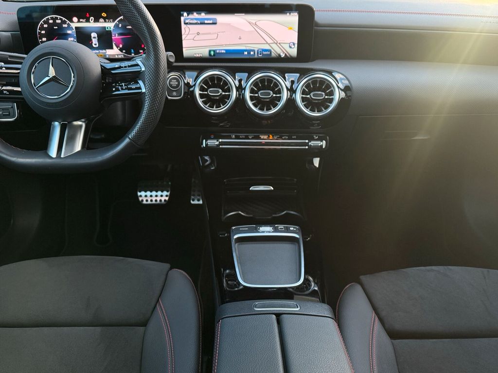 Mercedes-Benz CLA 200 2024