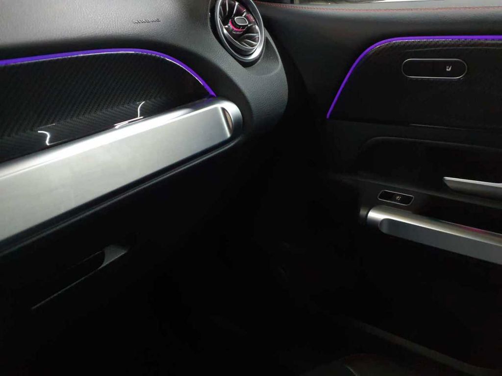 Mercedes-Benz GLB 200 2023