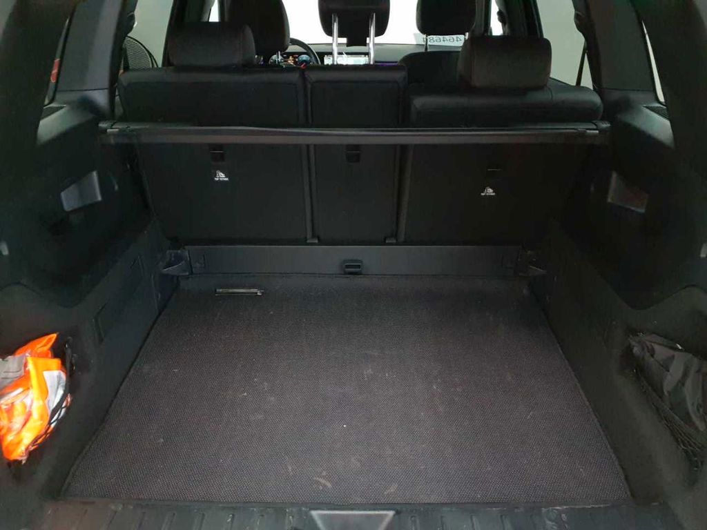 Mercedes-Benz GLB 200 2023