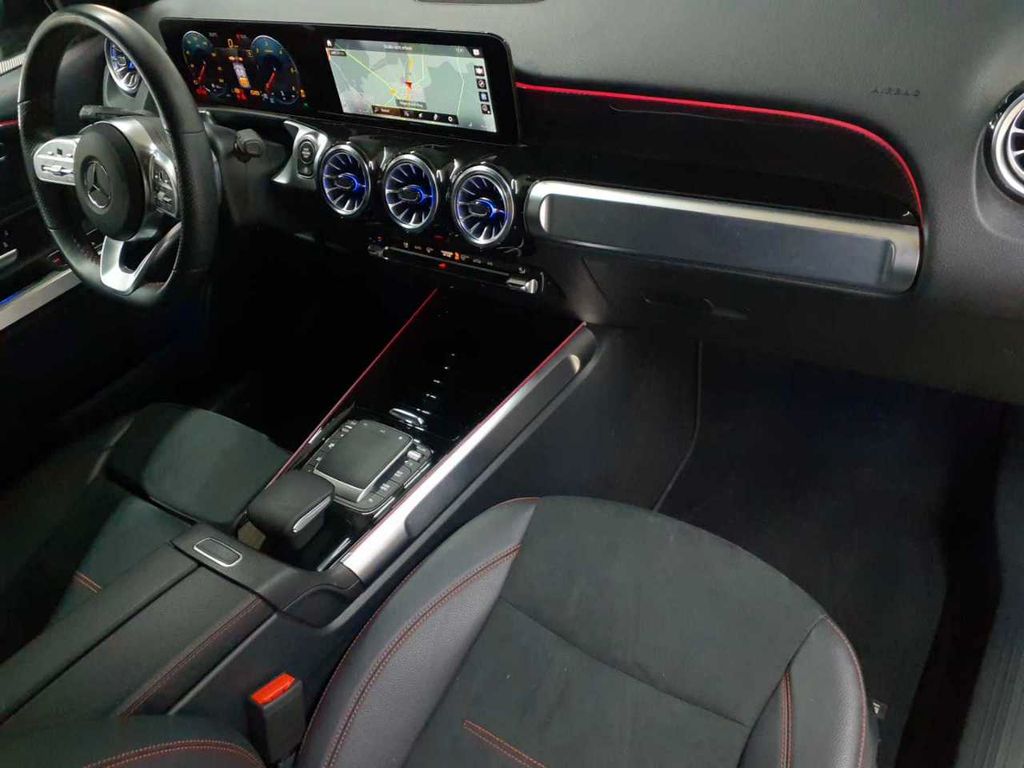 Mercedes-Benz GLB 200 2023