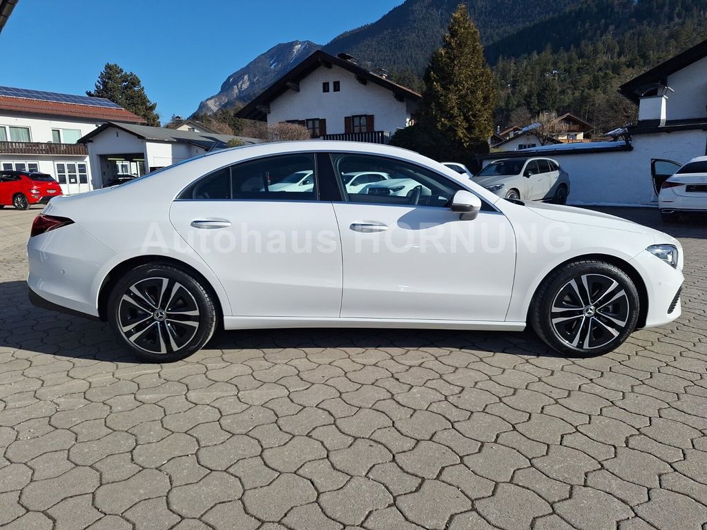 Mercedes-Benz CLA 180 2025