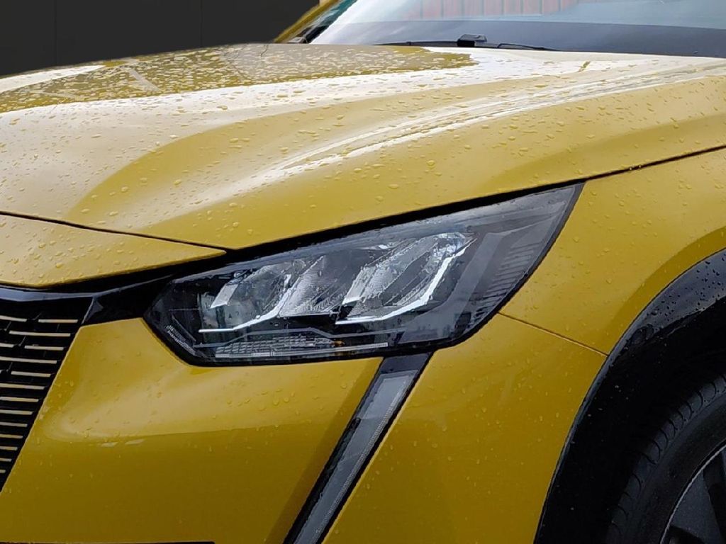 Peugeot 208 2021