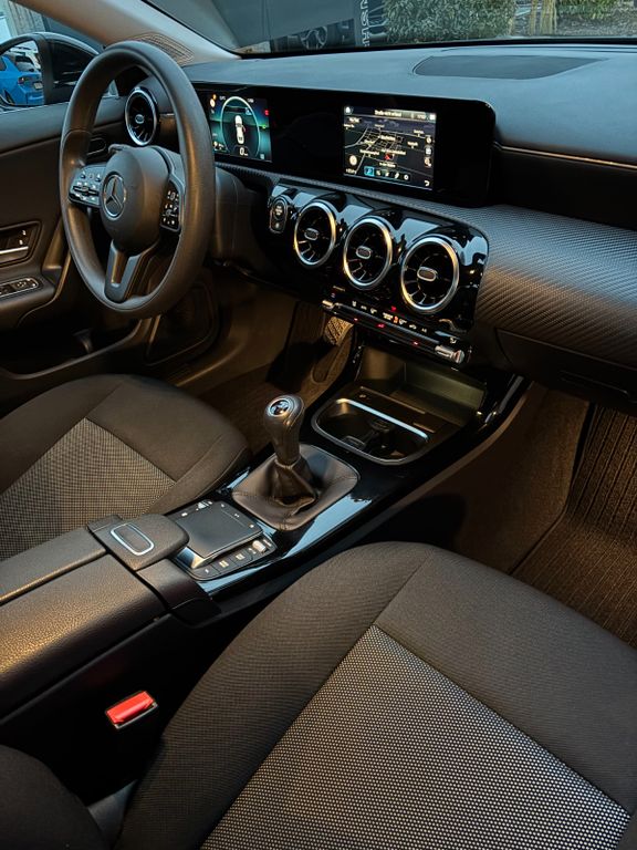 Mercedes-Benz CLA 180 2021