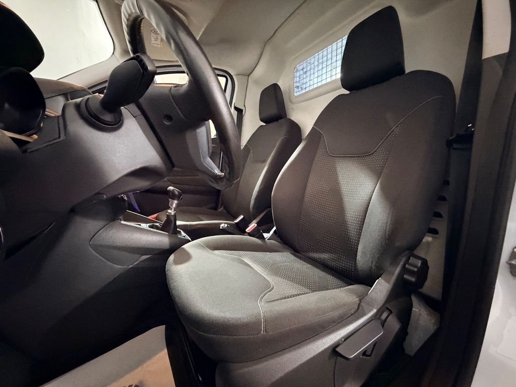 Ford Transit Courier 2021